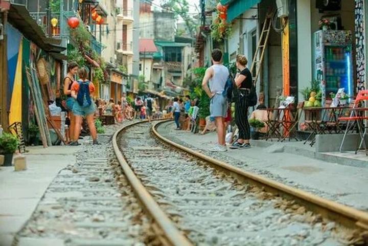 HOT: Camera siêu zoom “bóc” - Cảm hứng video marketing từ Hotspot Matrix